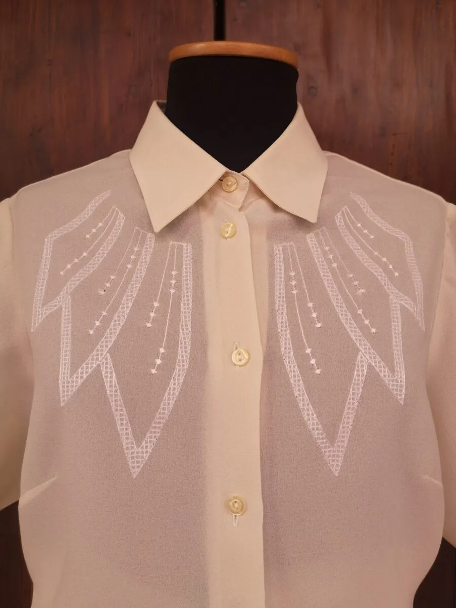 Camicia bianca con ricamo petali anni ’70