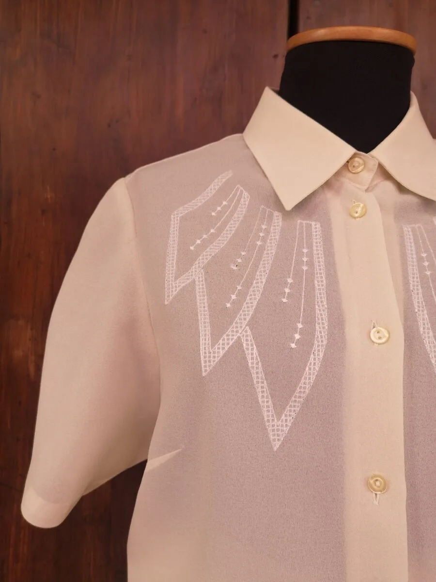 Camicia bianca con ricamo petali anni ’70