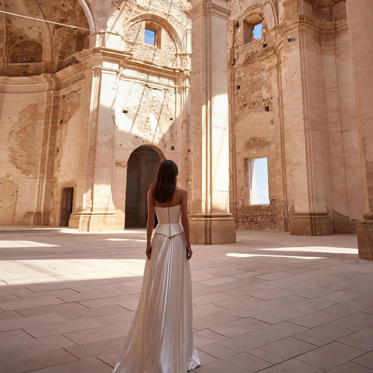 Elegante abito da sposa in raso di seta avorio di alta qualità pieghettato una linea lunga abito da sposa da giardino servizio f