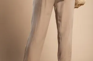 Pantaloni lunghi con cintura decorativa, beige