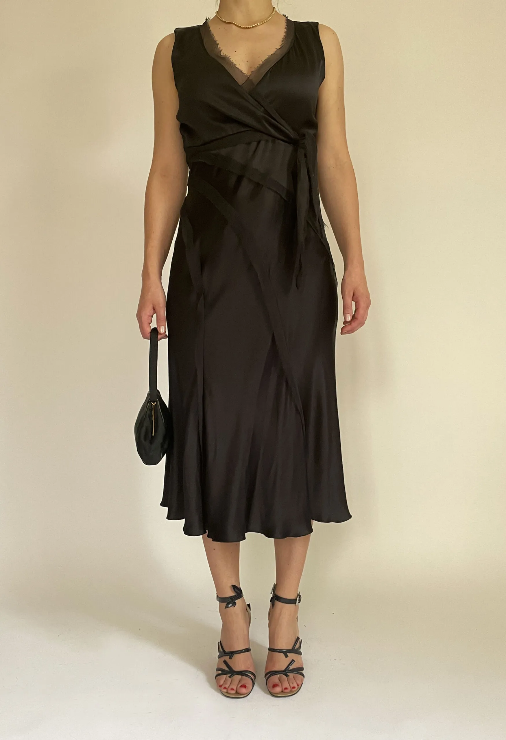 Slip dress vintage anni 2000 in raso nero e dettagli in georgette di seta