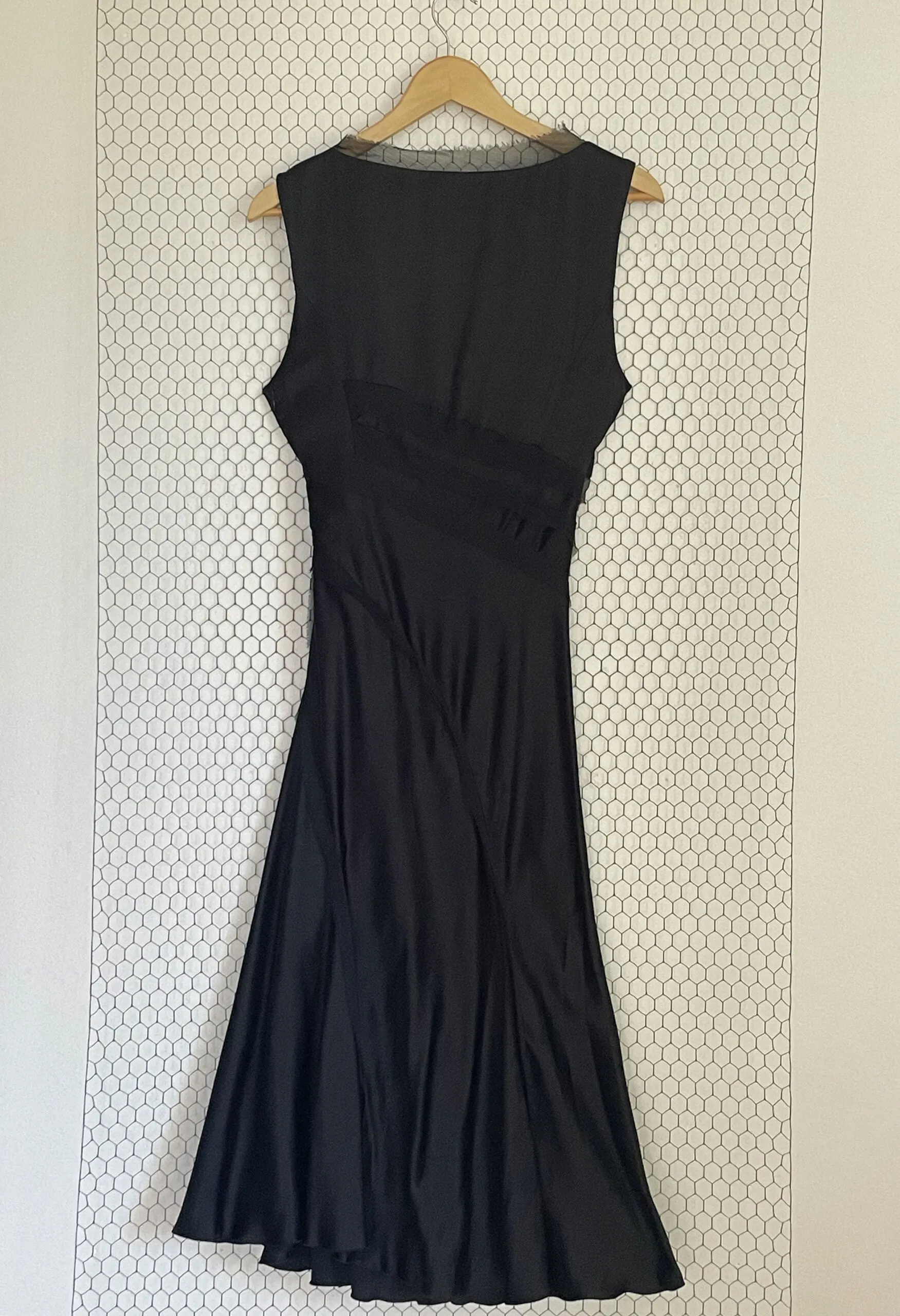 Slip dress vintage anni 2000 in raso nero e dettagli in georgette di seta